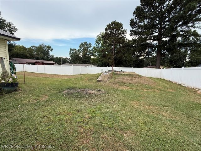 406 E Rosedale Street, Paris, AR 72855
