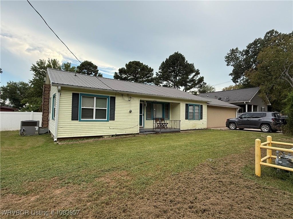 406 E Rosedale Street, Paris, AR 72855