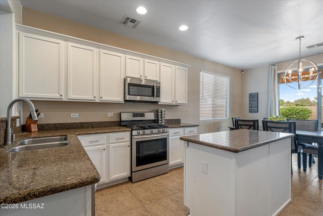 10440 S Painted Mare Drive, Vail, AZ 85641