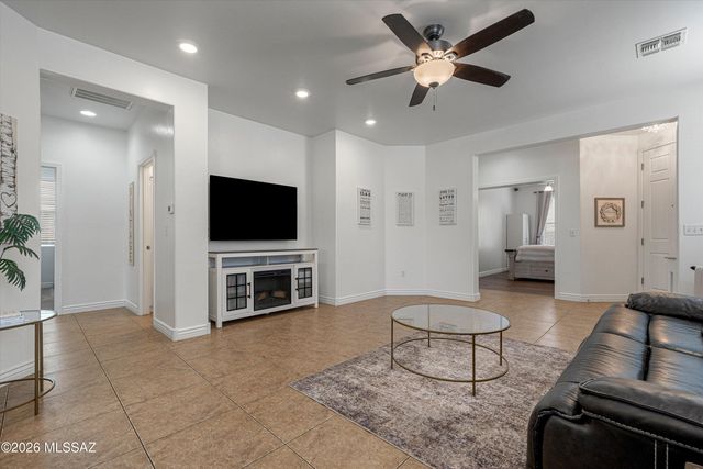 10440 S Painted Mare Drive, Vail, AZ 85641