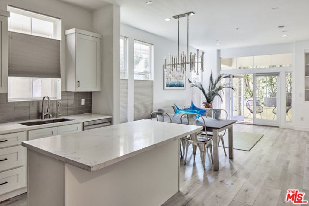13020 Pacific Promenade 102, Los Angeles, CA 90094