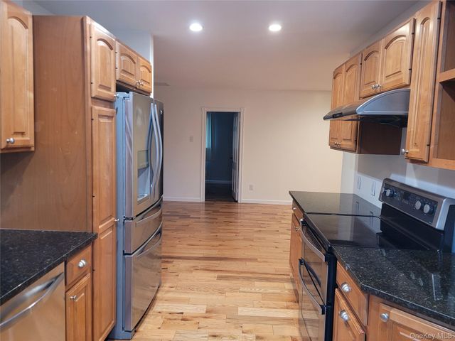 31 Apricot Road, Rocky Point, NY 11778