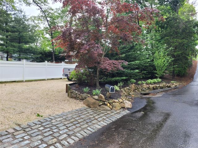 31 Apricot Road, Rocky Point, NY 11778