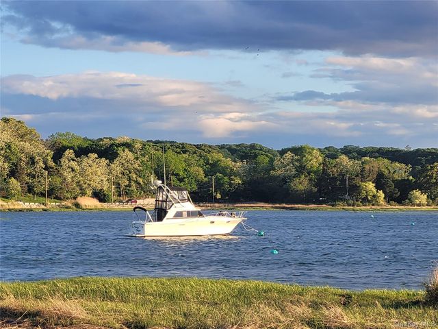 31 Apricot Road, Rocky Point, NY 11778