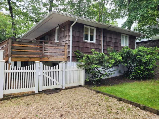 31 Apricot Road, Rocky Point, NY 11778