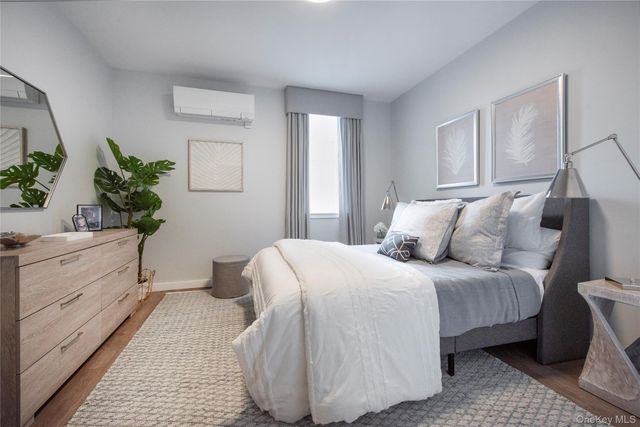 300 Carleton Avenue 5207, Central Islip, NY 11722