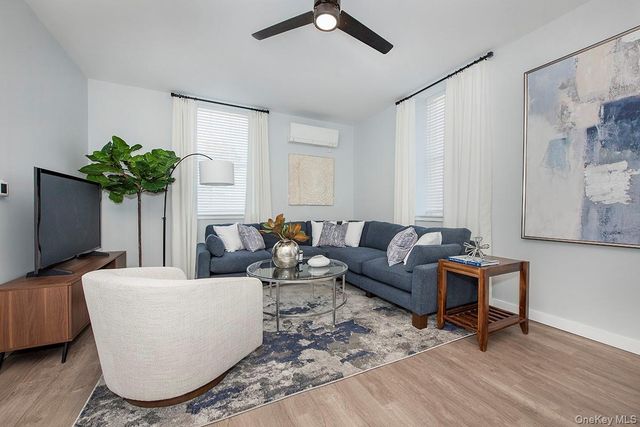 300 Carleton Avenue 5207, Central Islip, NY 11722