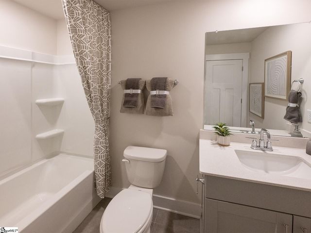 985 Penfold Pointe Pointe, Wellford, SC 29385