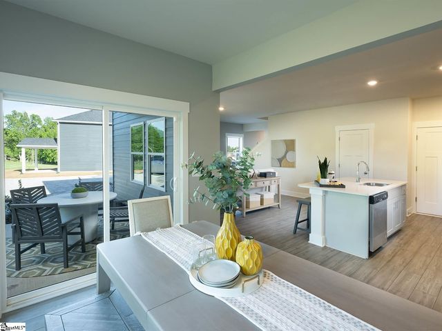 985 Penfold Pointe Pointe, Wellford, SC 29385