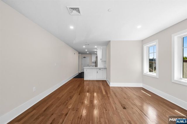 162 Closter Dock Road B, Closter, NJ 07624