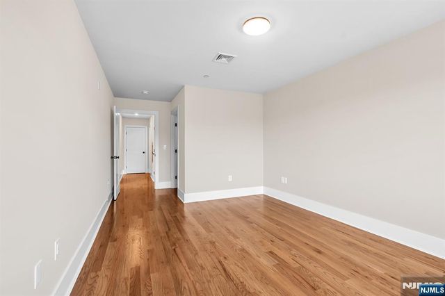 162 Closter Dock Road B, Closter, NJ 07624