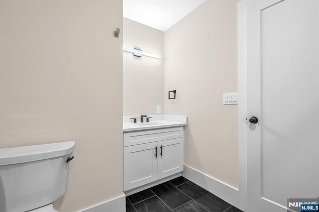 162 Closter Dock Road B, Closter, NJ 07624