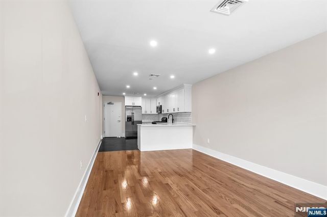 162 Closter Dock Road B, Closter, NJ 07624