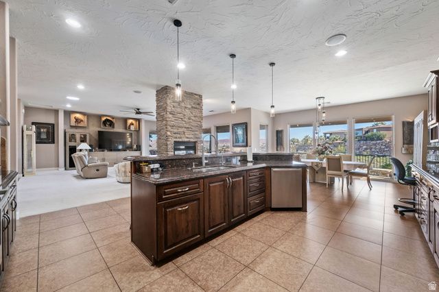 2376 E STONE CREST CIR, St. George, UT 84790