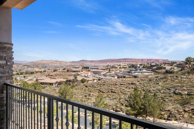 2376 E STONE CREST CIR, St. George, UT 84790