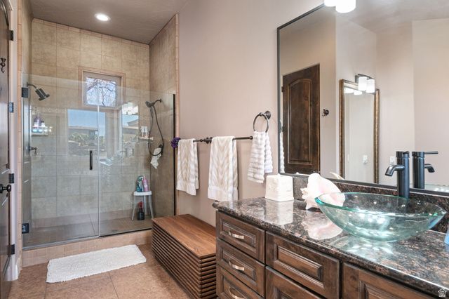 2376 E STONE CREST CIR, St. George, UT 84790