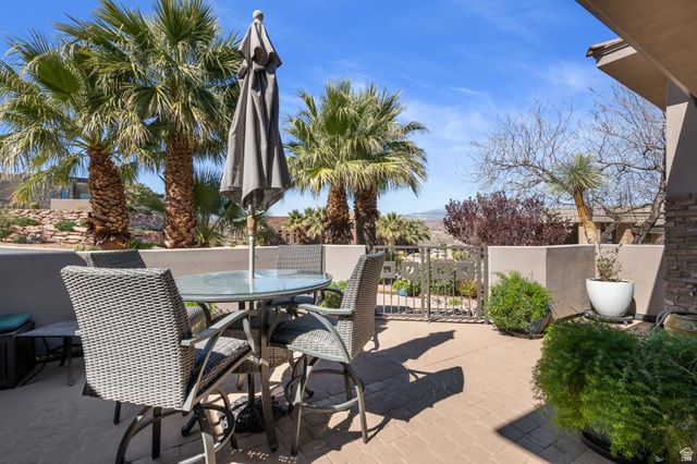 2376 E STONE CREST CIR, St. George, UT 84790