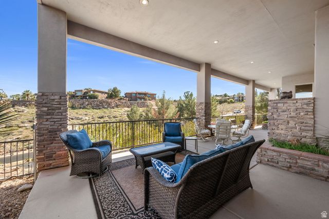 2376 E STONE CREST CIR, St. George, UT 84790