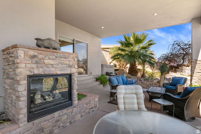 2376 E STONE CREST CIR, St. George, UT 84790