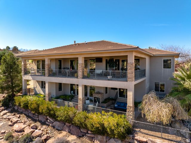 2376 E STONE CREST CIR, St. George, UT 84790