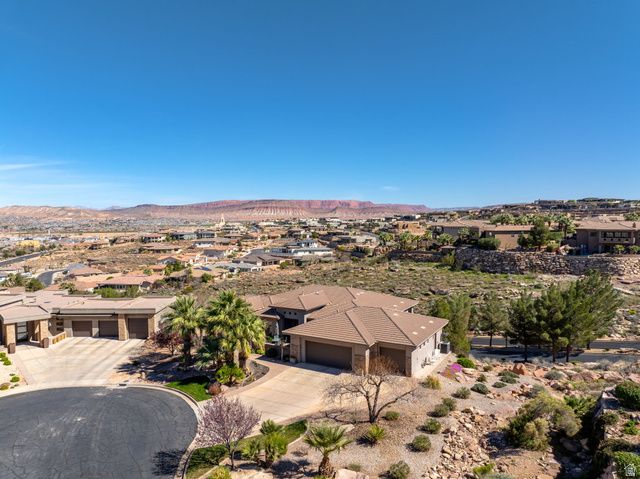 2376 E STONE CREST CIR, St. George, UT 84790