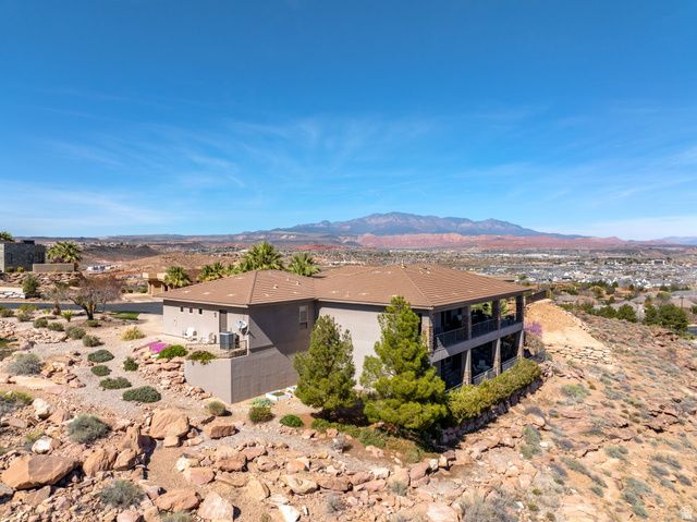 2376 E STONE CREST CIR, St. George, UT 84790