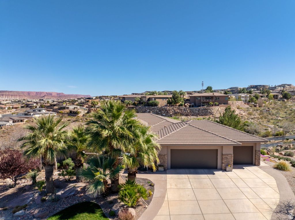 2376 E STONE CREST CIR, St. George, UT 84790
