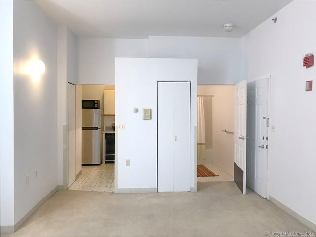 124 Court Street 405, New Haven, CT 06511