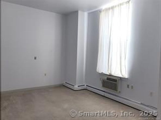 124 Court Street 405, New Haven, CT 06511