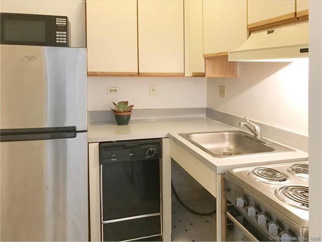 124 Court Street 405, New Haven, CT 06511