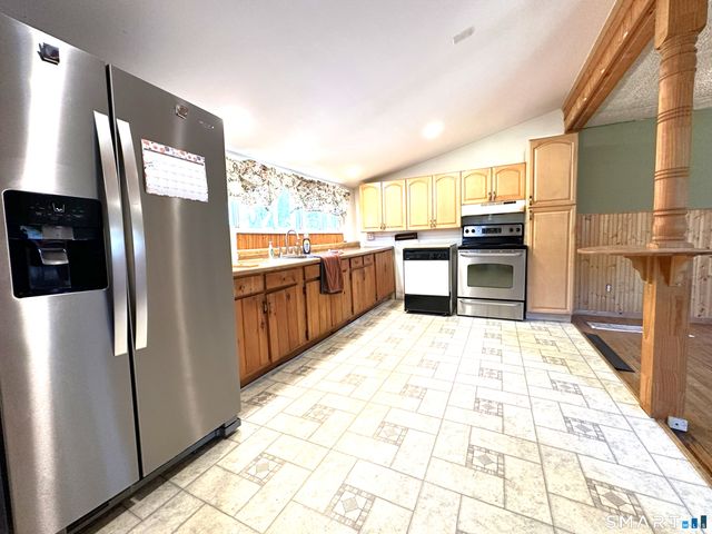 61 Clark Avenue, North Haven, CT 06473