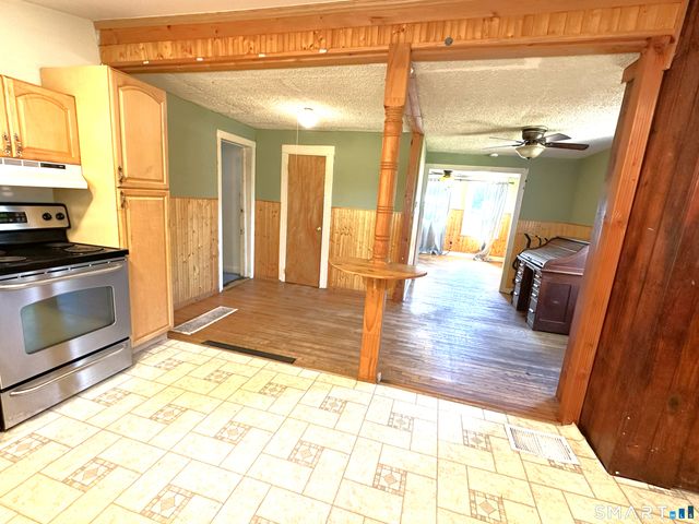 61 Clark Avenue, North Haven, CT 06473