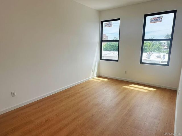30-87 Steinway Street 4FL, Astoria, NY 11103