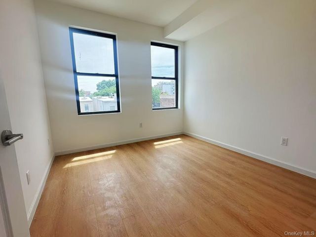 30-87 Steinway Street 4FL, Astoria, NY 11103