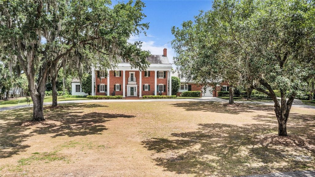 Image 2 of property listing at 1530 WATERWITCH DRIVE, Orlando, FL 32806