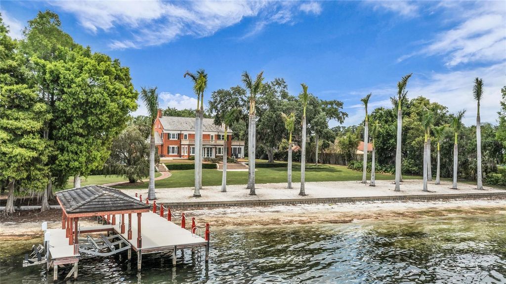 Image 15 of property listing at 1530 WATERWITCH DRIVE, Orlando, FL 32806