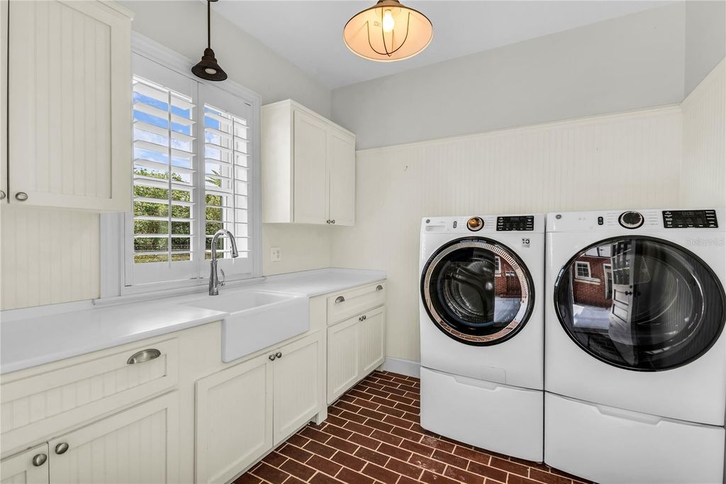 Image 48 of property listing at 1530 WATERWITCH DRIVE, Orlando, FL 32806