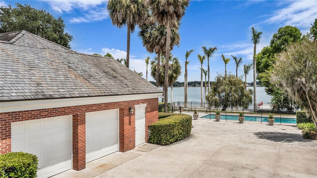 Image 7 of property listing at 1530 WATERWITCH DRIVE, Orlando, FL 32806