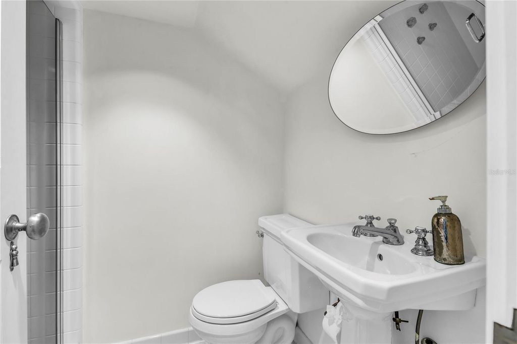 Image 68 of property listing at 1530 WATERWITCH DRIVE, Orlando, FL 32806