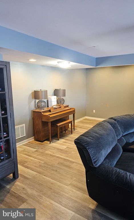 Image 19 of property listing at 12845 INDEPENDENCE RD, Clear Spring, MD 21722