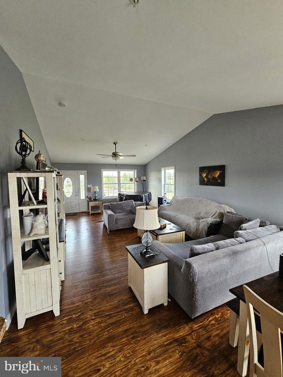 Image 6 of property listing at 12845 INDEPENDENCE RD, Clear Spring, MD 21722