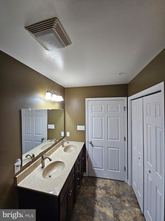 Image 9 of property listing at 12845 INDEPENDENCE RD, Clear Spring, MD 21722