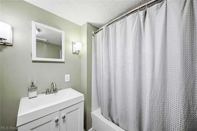 172 Brandtson Avenue, Elyria, OH 44035