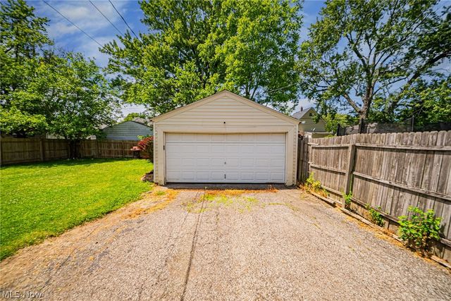 172 Brandtson Avenue, Elyria, OH 44035