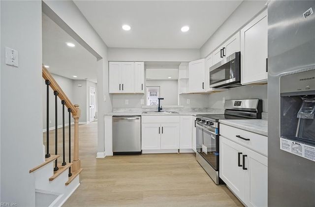 5419 Grand Lake CRES, Virginia Beach, VA 23462