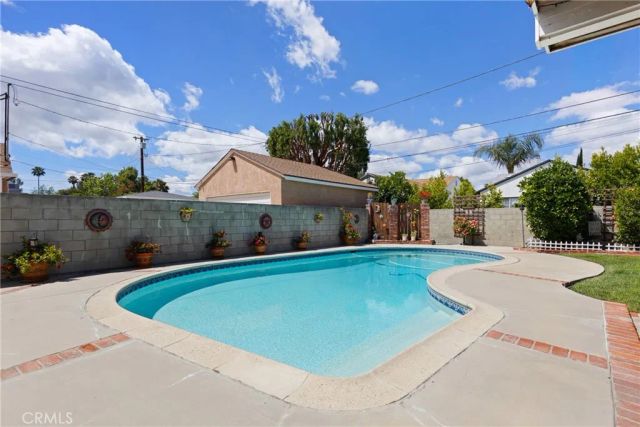 6347 Bovey Avenue, Tarzana, CA 91335