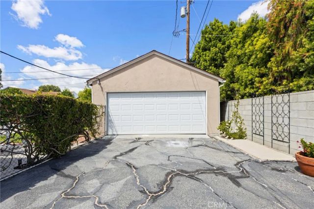 6347 Bovey Avenue, Tarzana, CA 91335