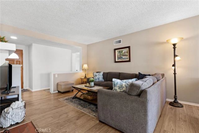 6347 Bovey Avenue, Tarzana, CA 91335