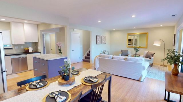 584 Spinnaker Court, Santa Cruz, CA 95062
