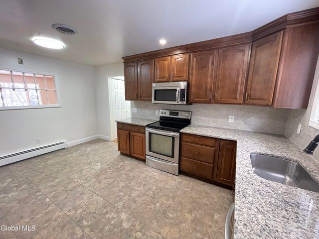 54 Route 236, Halfmoon, NY 12065